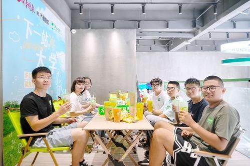 大学生爆料沪上阿姨视频,大学生爆料视频引发热议  第2张